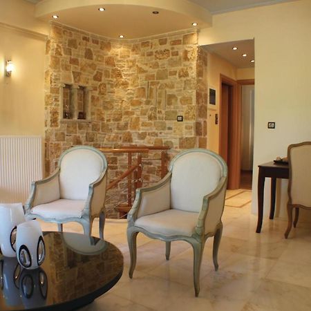 Amazing Home In Artemida With Kitchen Extérieur photo