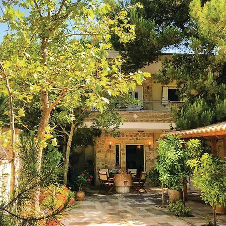 Amazing Home In Artemida With Kitchen Extérieur photo