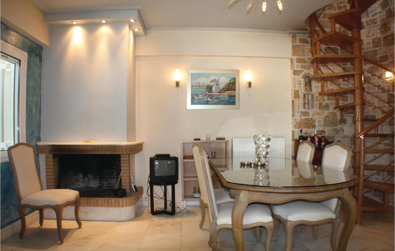 Amazing Home In Artemida With Kitchen Extérieur photo
